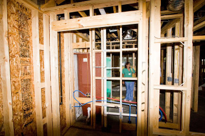 25th August 2008 - shows pipes in guest bathroom