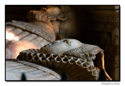 statues