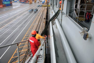 Securing Gangway Safety Netting