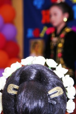 The flowered hair