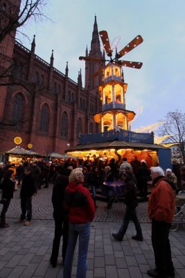 Wiesbaden Weihnachtsmarkt 150cr2 Nik.jpg