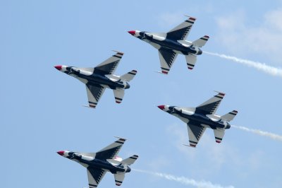 US Air Force Thunderbirds F-16s