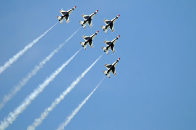 US Air Force Thunderbirds F-16s