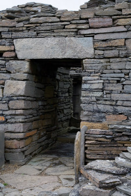 Entrance, Midhowe Broch (8/1/08)