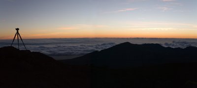 Waiting for the sunrise, Haleakala (8/29/06)