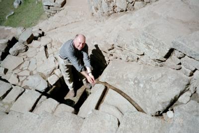  Using a mikve (an Inca ritual bath)