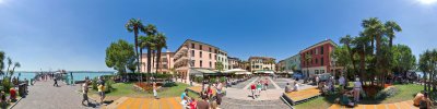View from Sirmione pier to Piazza Carducci