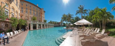 Swimming pool of Biltmore hotel in Miami