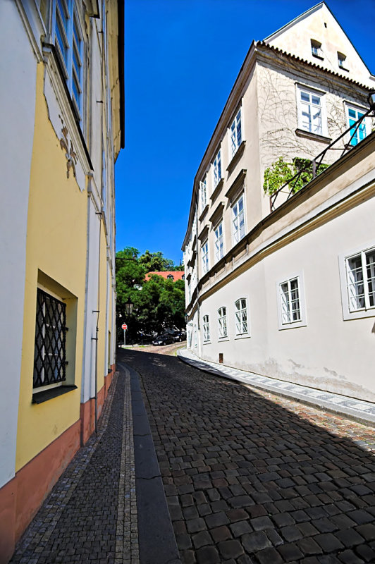 Steep road, below Prague Castle