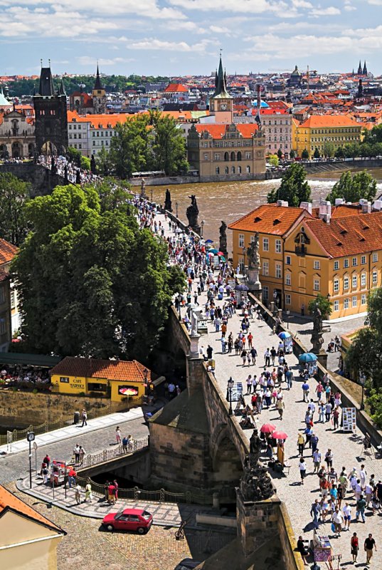 The bridge, seen from the western tower