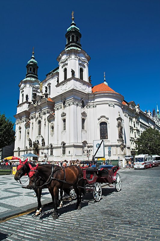 Horse and carriage in front of  St Nicholas