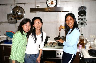 Joanna, Rachel and Pisha (thanks for helping with the kids' cooking!)