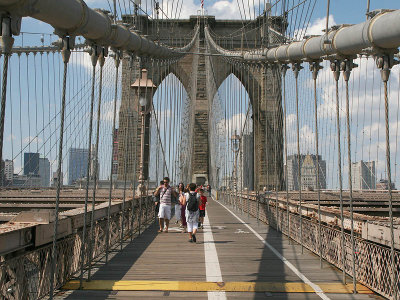 Walk over Brooklyn Bridge