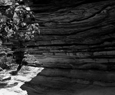 Curving wall, Pilot Mountain, NC, 2008.jpg