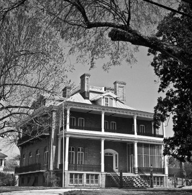 Mansion, Edenton, North Carolina, 2010.jpg