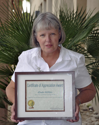 Linda-Willets with her award