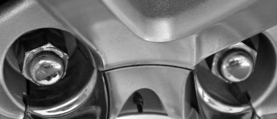 2-lug-nuts