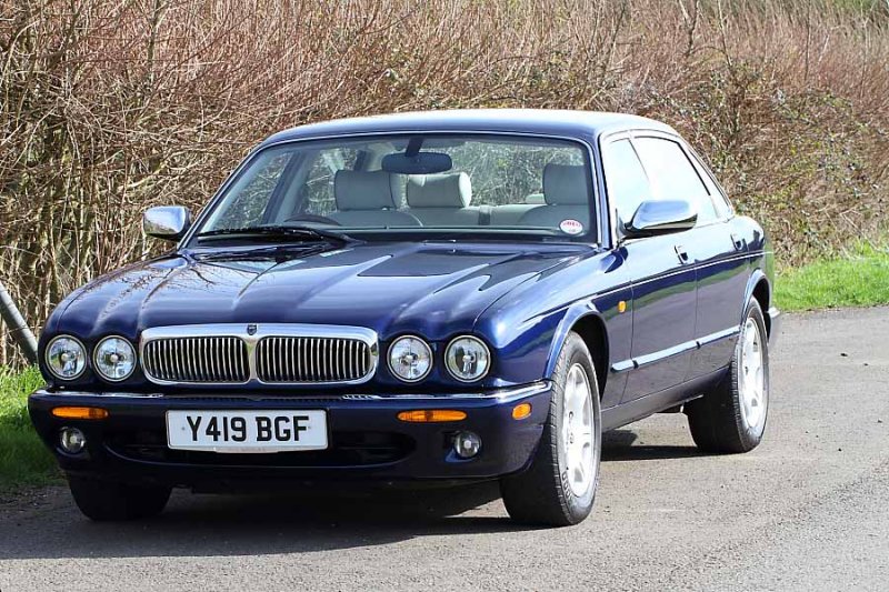 Jaguar XJ8