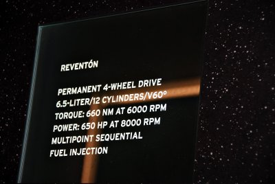 Lamborghini Reventón specs
