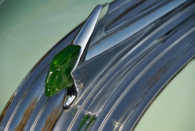 1952 Pontiac w/matching Chief Pontiac Hood ornament