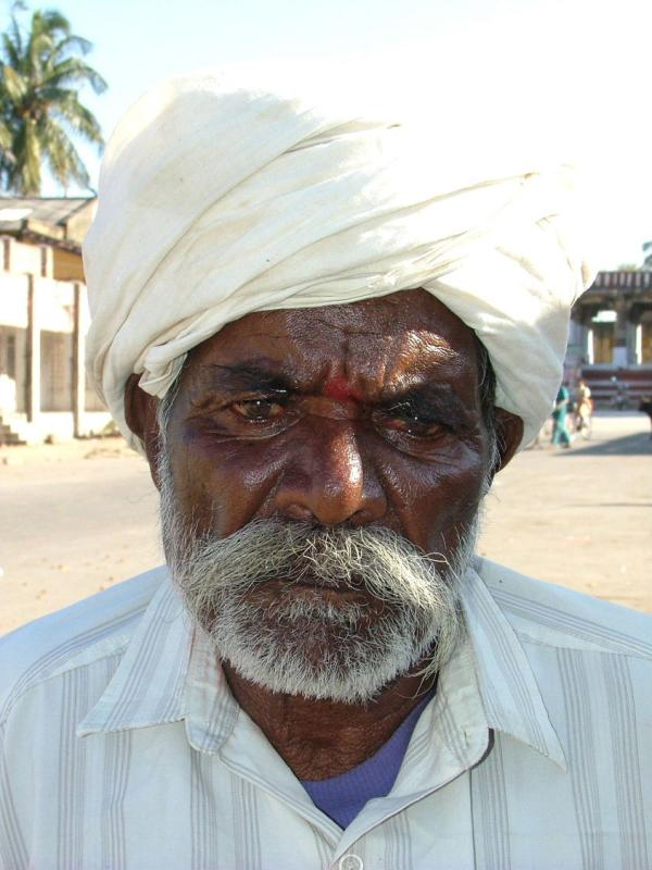 Belur Beggar