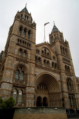Natural History Museum London Exterior 02