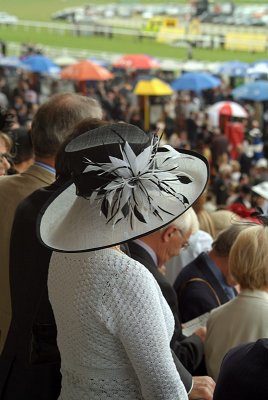 Black & White Hat Royal Ascot 02