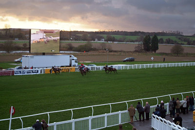 Racing at Folkestone 09