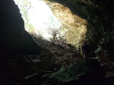 Entrance to Indian Head Cave 02
