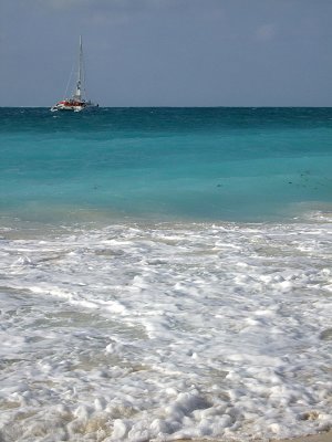 Boat on Grace Bay 05