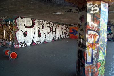 Graffiti under Bridge by Thames 02