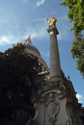 Looking up at St Pauls