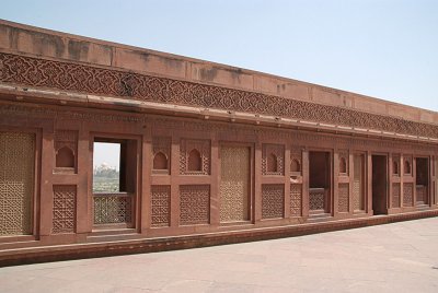 Taj Through th eWall.jpg