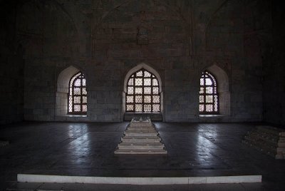 Inside Hoshangs Tomb