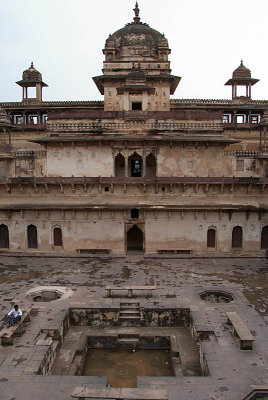 Inside Jehangir Mahal 03