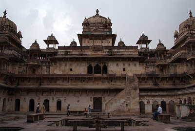 Inside Jehangir Mahal 04