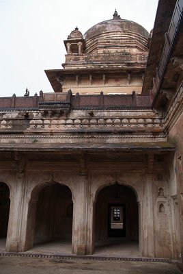 Inside Jehangir Mahal 12