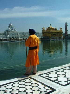 30/3/06 Guarding the Golden Temple
