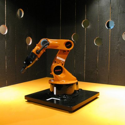 New KUKA education robot - IMG_7812.jpg