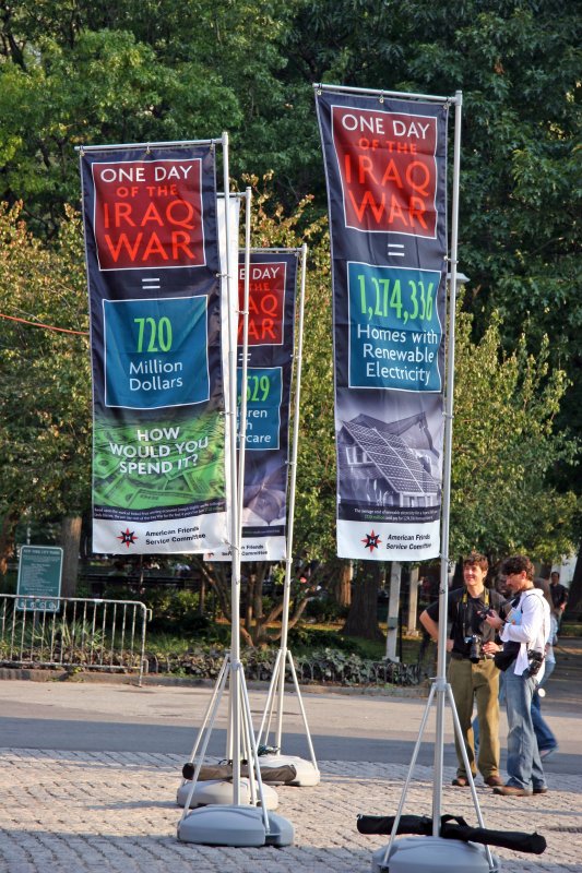 Anti Iraqi War Demonstration at the Arch
