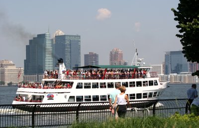 Tour Boat - Robert Wagner Jr Park