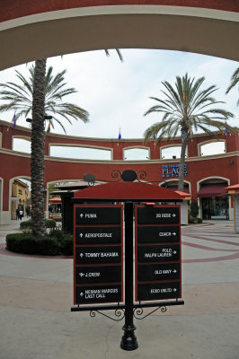Plaza las Americas Shopping Center