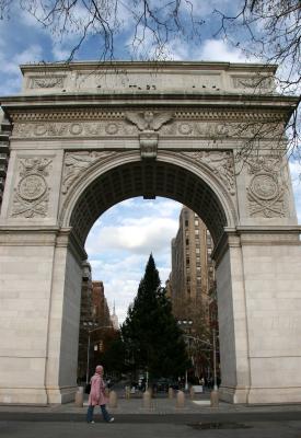 Christmas Tree Arrives at the Washington Square Arch