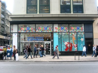 Holiday Shopping Begins - Toy R Us