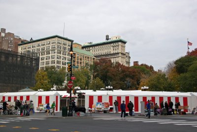 Holiday Shops - View from 14th Street & Broadway