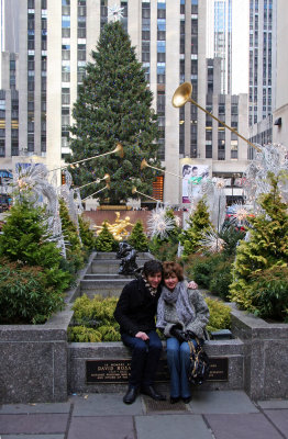 Photo Op - Christmas Tree at the Promenade - West View