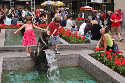 Fountains near the Rockefeller Center.