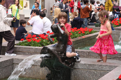 Fountains near the Rockefeller Center.