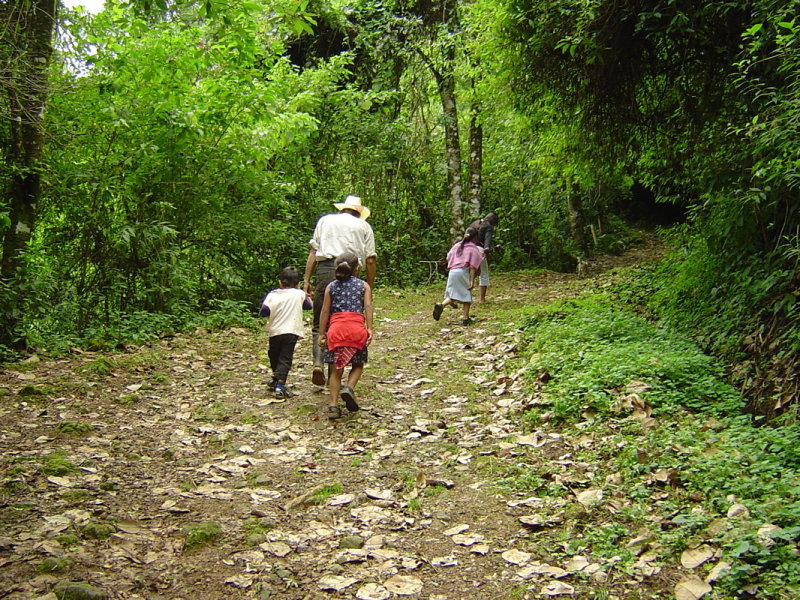 Family that lives inside La Tigra National Park, they showed us the way to the waterfall