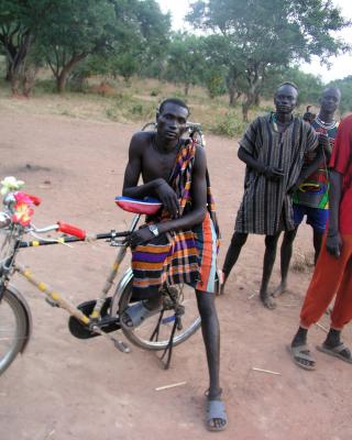 g3/27/479327/3/58517736.ManWithBike.jpg